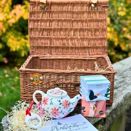 For those seeking a heartfelt and thoughtful Christmas gift, our Christmas Hamper is a beautifully curated collection of organic teas, artisanal craftsmanship, and festive joy. Highlights: -2 organic herbal tea boxes -Hand-painted floral teapot (limited edition) -Handcrafted Christmas disc (choose your design) -Beautiful Christmas gift box -Personalised Christmas card -Free 48-hour tracked delivery